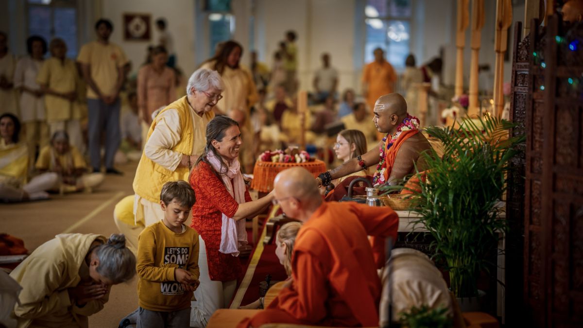 2.18._strilky_gurupurnima.jpg